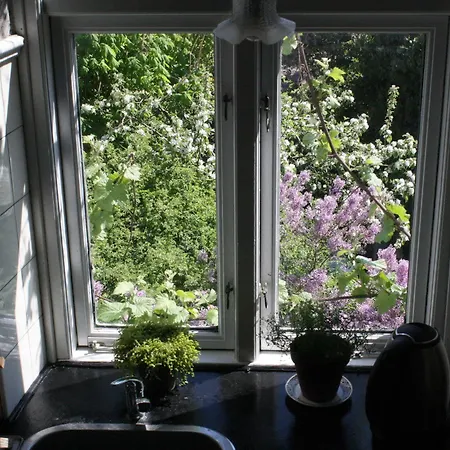 Guest house The Little First Metrostop From Central Station And Tivoli Copenhagen