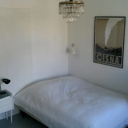 Guest house The Little First Metrostop From Central Station And Tivoli 2*